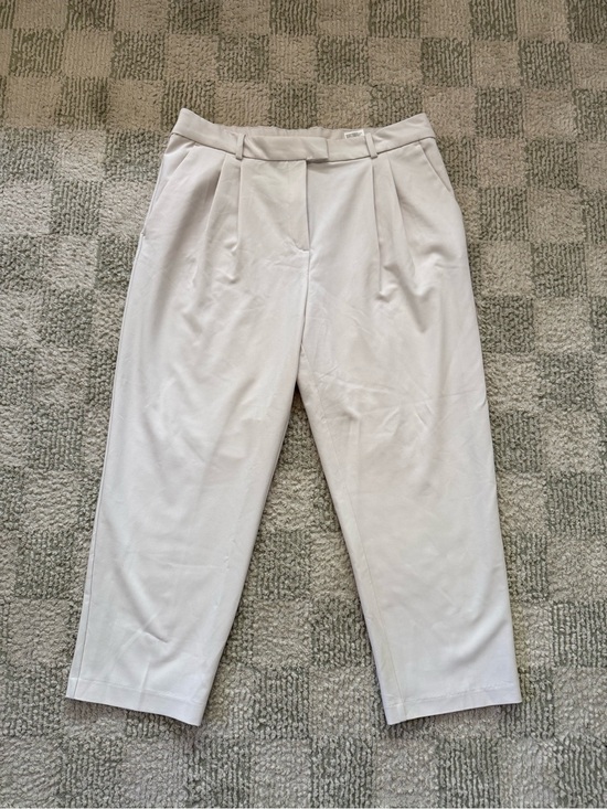 H&M Pants - H&M Light Beige Pleated Tapered Trousers